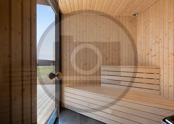 Vakantiehuis Gorgeous In With Sauna *
